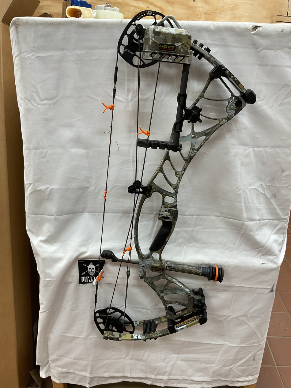 Hoyt Helix/Sitka Elevate II/RH-HHRHEII65-PodiumOutlet-40