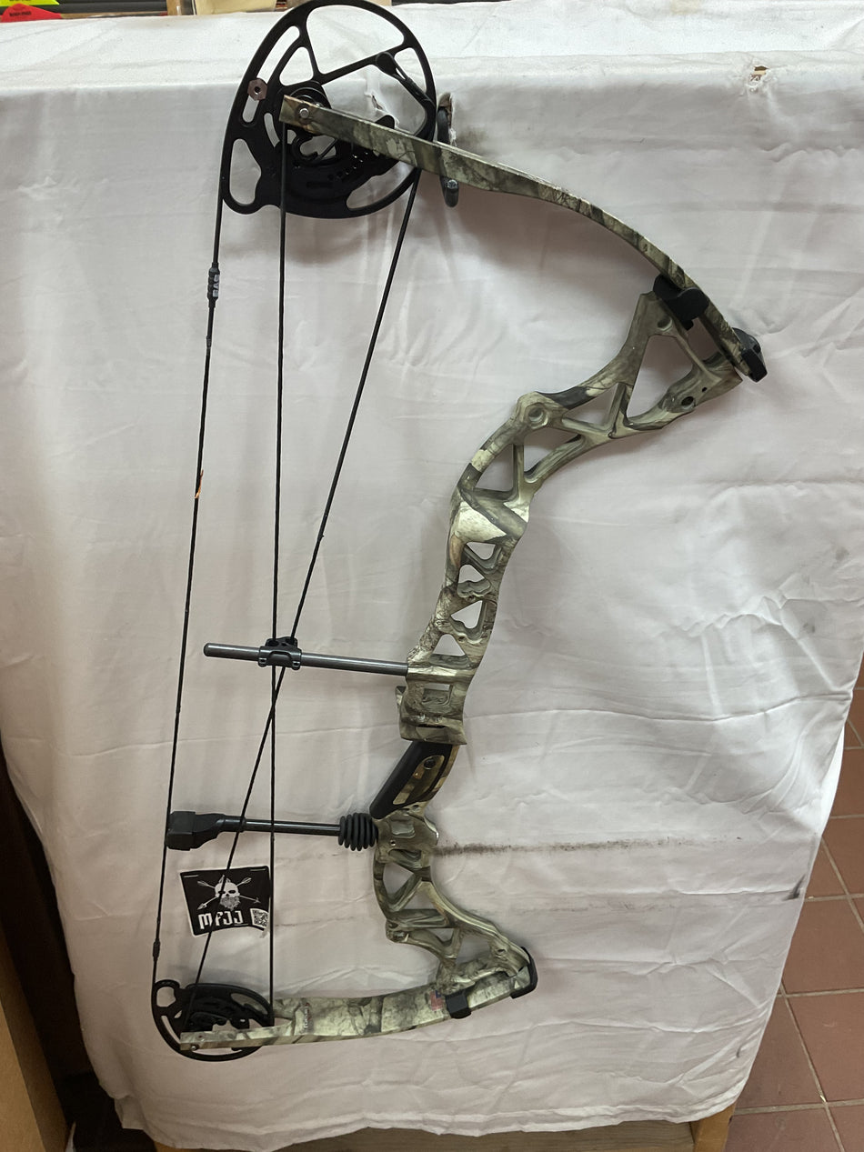 BOWTECH Assassin - RH/Mossy Oak/60 - #BTD350M060- 2 - USED BOW!!!