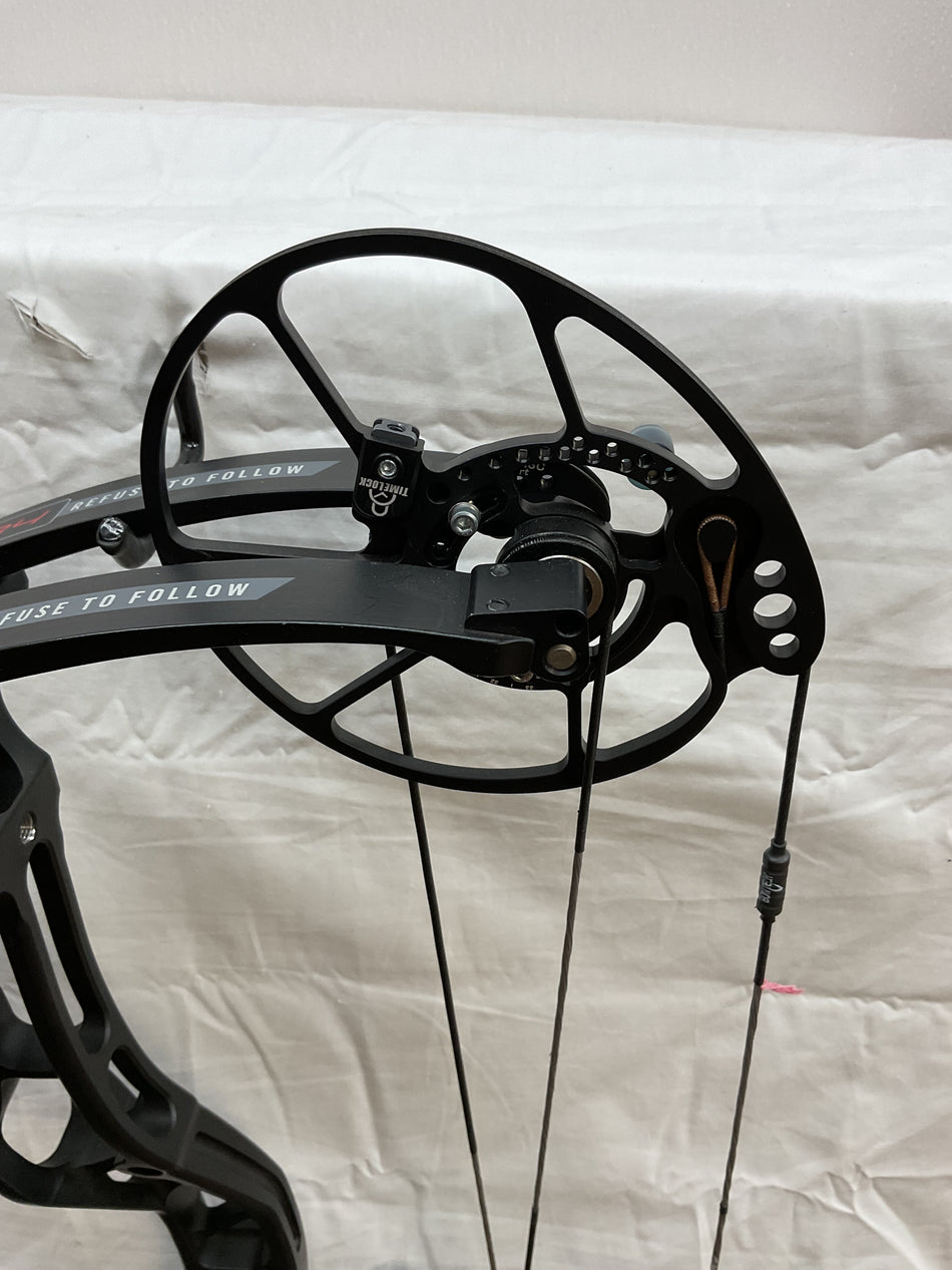 BOWTECH PROVEN 34  LD - RH/BLACK/70 - #BP34LDB70-2 - USED BOW!!!