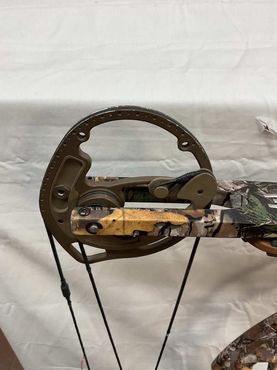 ELITE ENERGY 35 - RH/REALTREE EDGE/70 - EE35RHRTE70- 2 - USED BOW