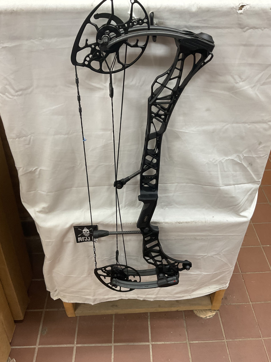 MATHEWS LIFT X 29.5 - LH/Black-Shale/55-80# - #MLX29.5LHBS5580-42-USED BOW!!!
