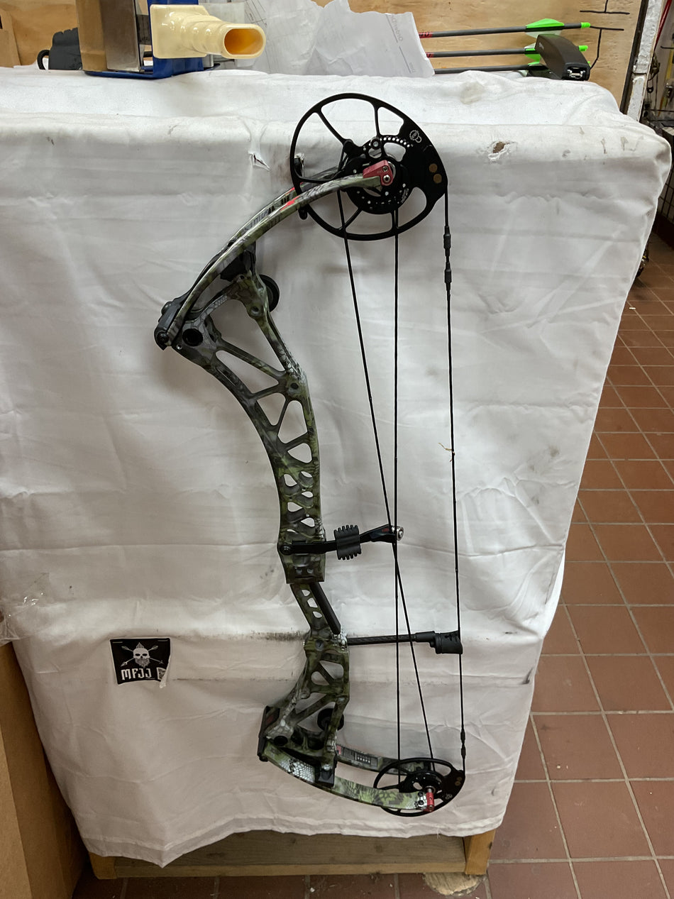 BOWTECH REVOLT X - LH/Kryptek/70 - BTRVXLHK70 - 9 - USED!!!!