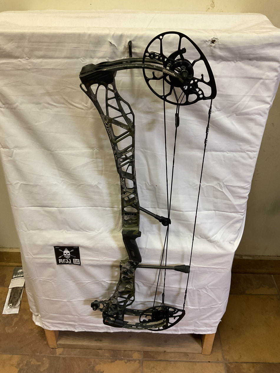 MATHEWS LIFT 33 X - RH/KUIU/55-80 - MLX33RHK5580-33 - USED BOW!!!!