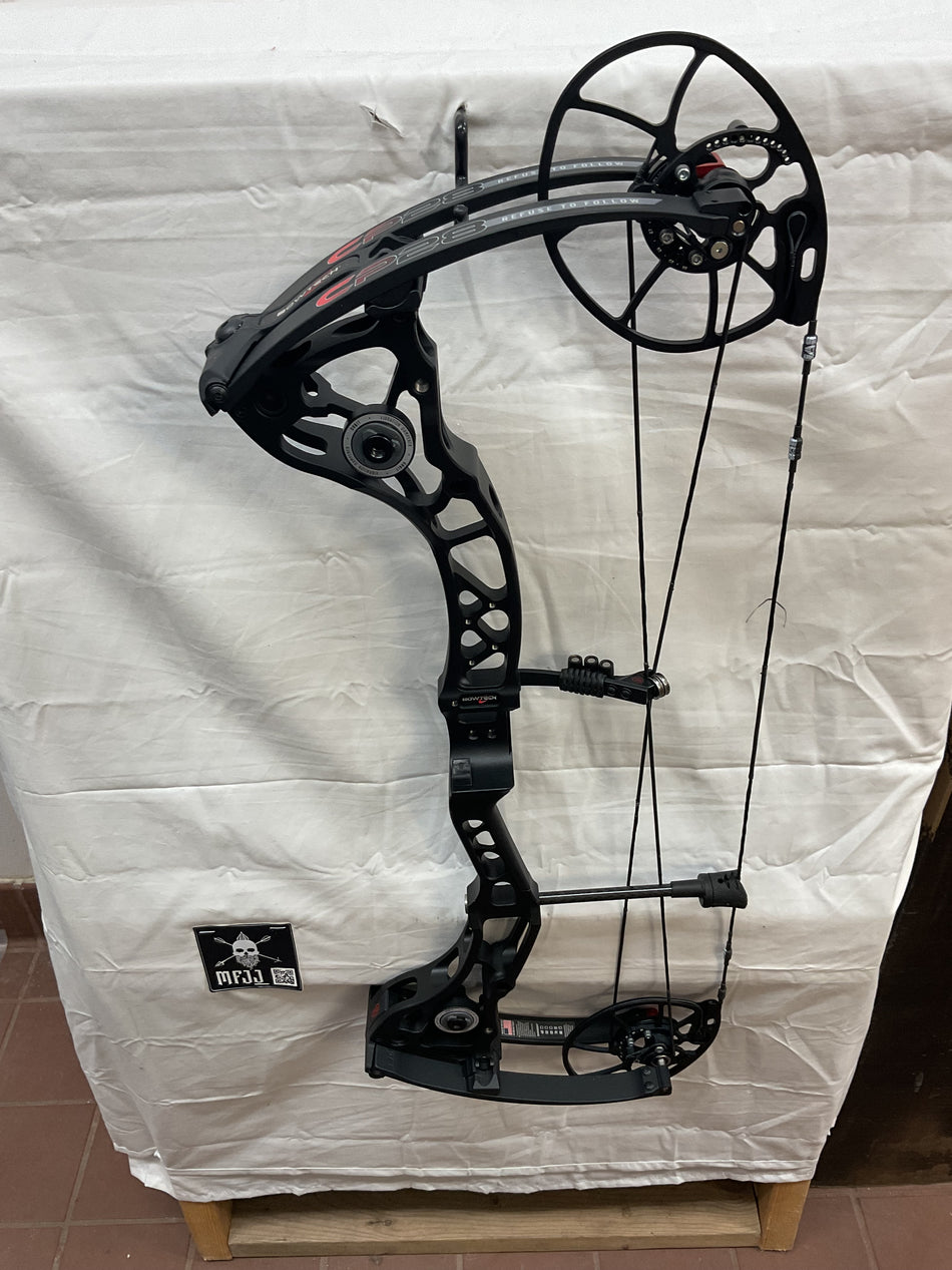 BOWTECH CP28 - RH/BLACK/70 - BTCP28RHBLK70-3 - USED BOW