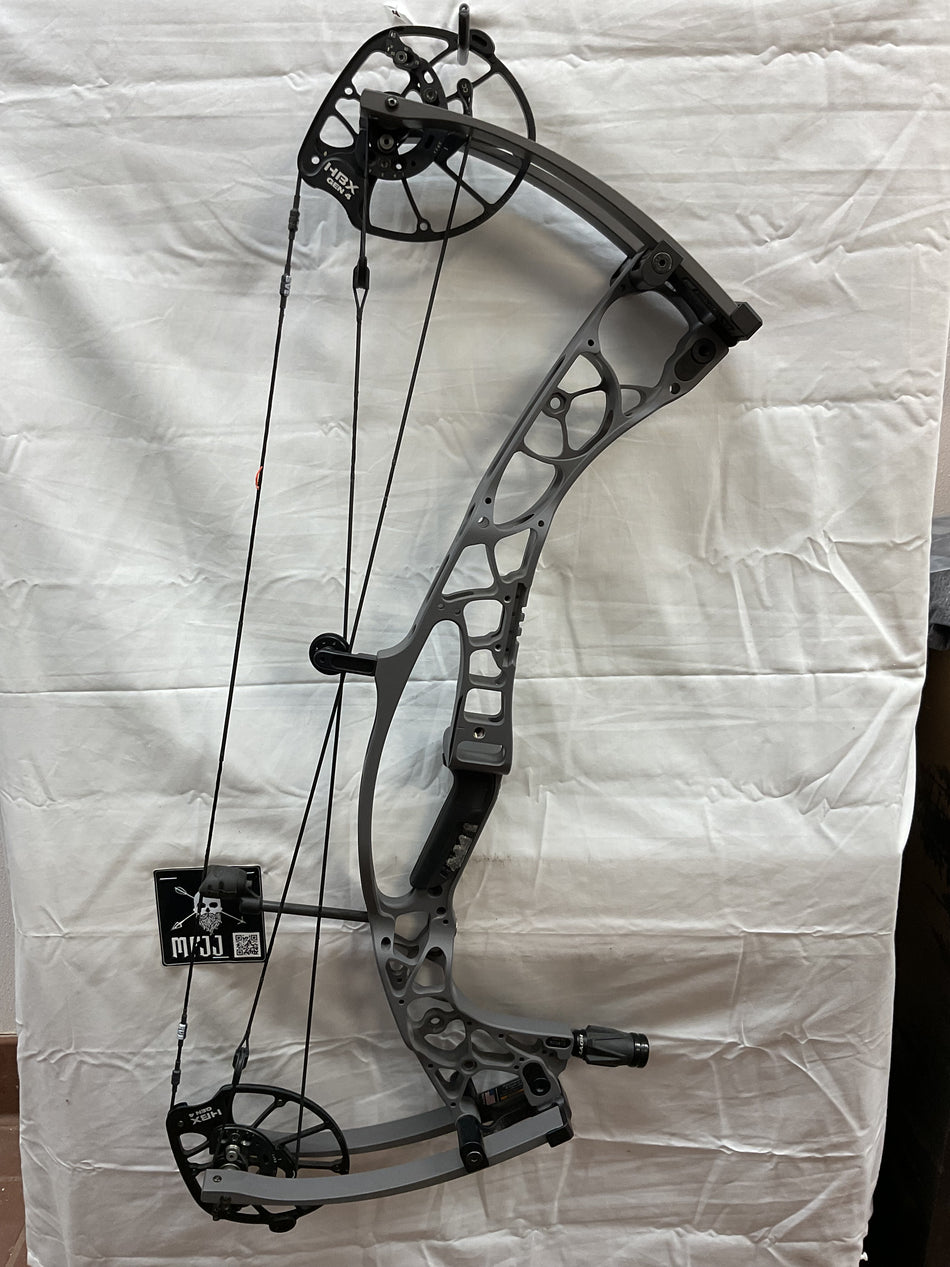 HOYT AX-2 29 - RH/THOMBSTONE/60-70# - HAX29RHTBS70 - 5 - USED BOW!!!