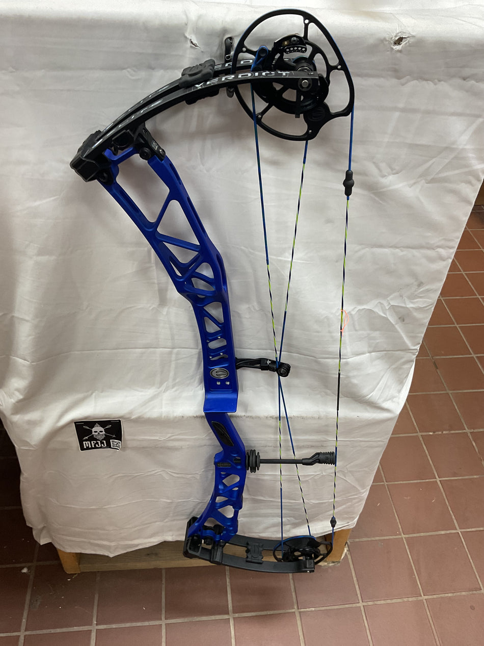 ELITE Verdict - RH/Blue/60 - ESRHB60 - 1- USED BOW!!!!!