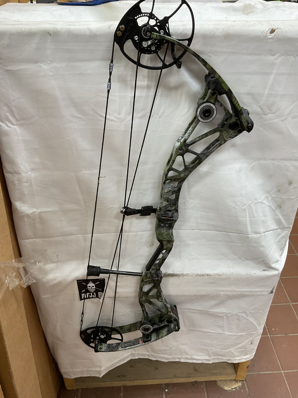 BOWTECH REVOLT X - LH/Kryptek/70 - BTRVXLHK70 - 9 - USED!!!!