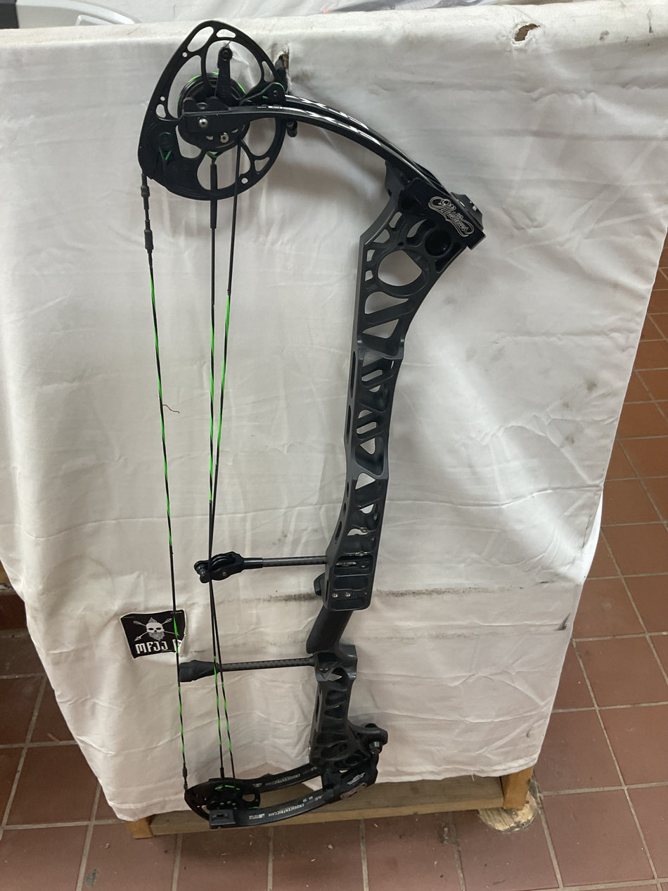 MATHEWS TRX 38 G2 - RH/Stone/70 - MTRX38RHS70 - 13 - USED BOW!!!!!