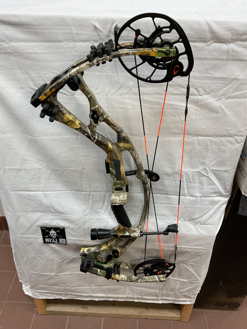 HOYT RX7 - RH/REALTREE /70 - HRX7URHRT70- 6 - USED