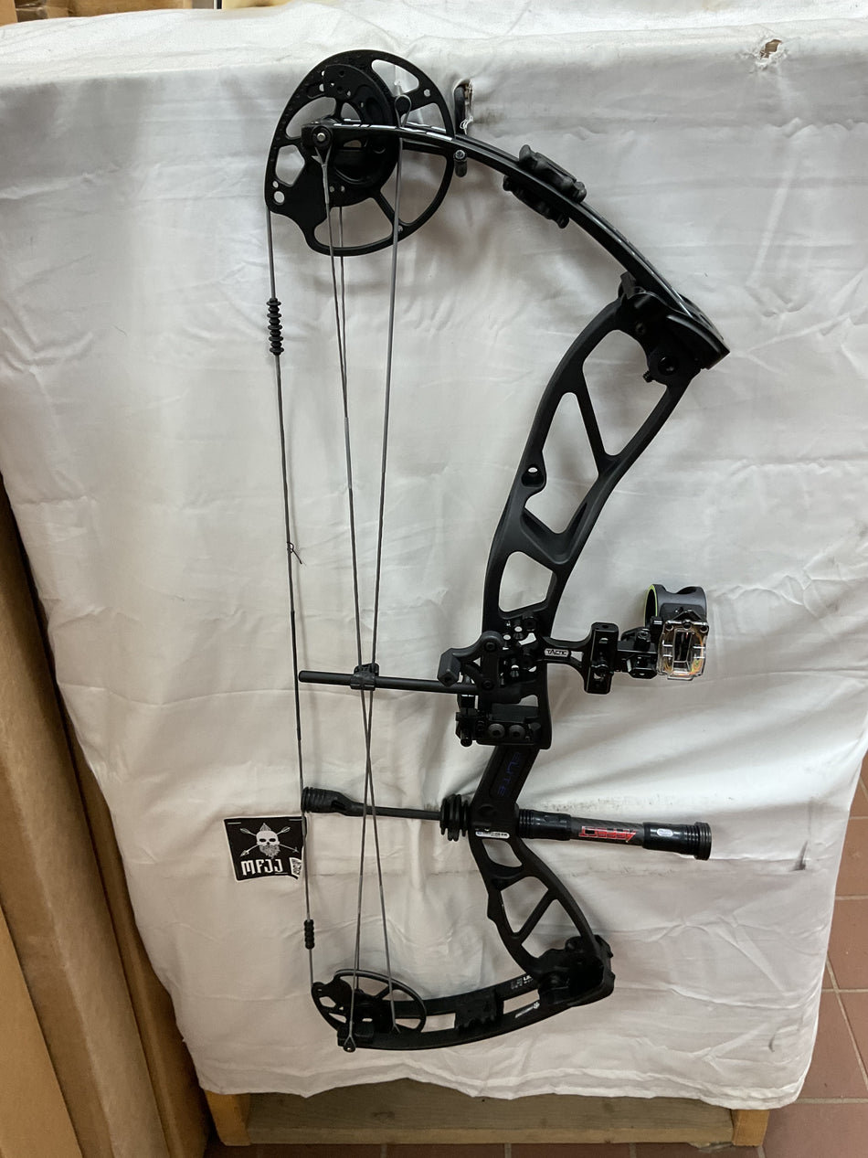 ELITE BASIN - RH/Black/70 - EBRHODRT70-7-USED BOW!!!