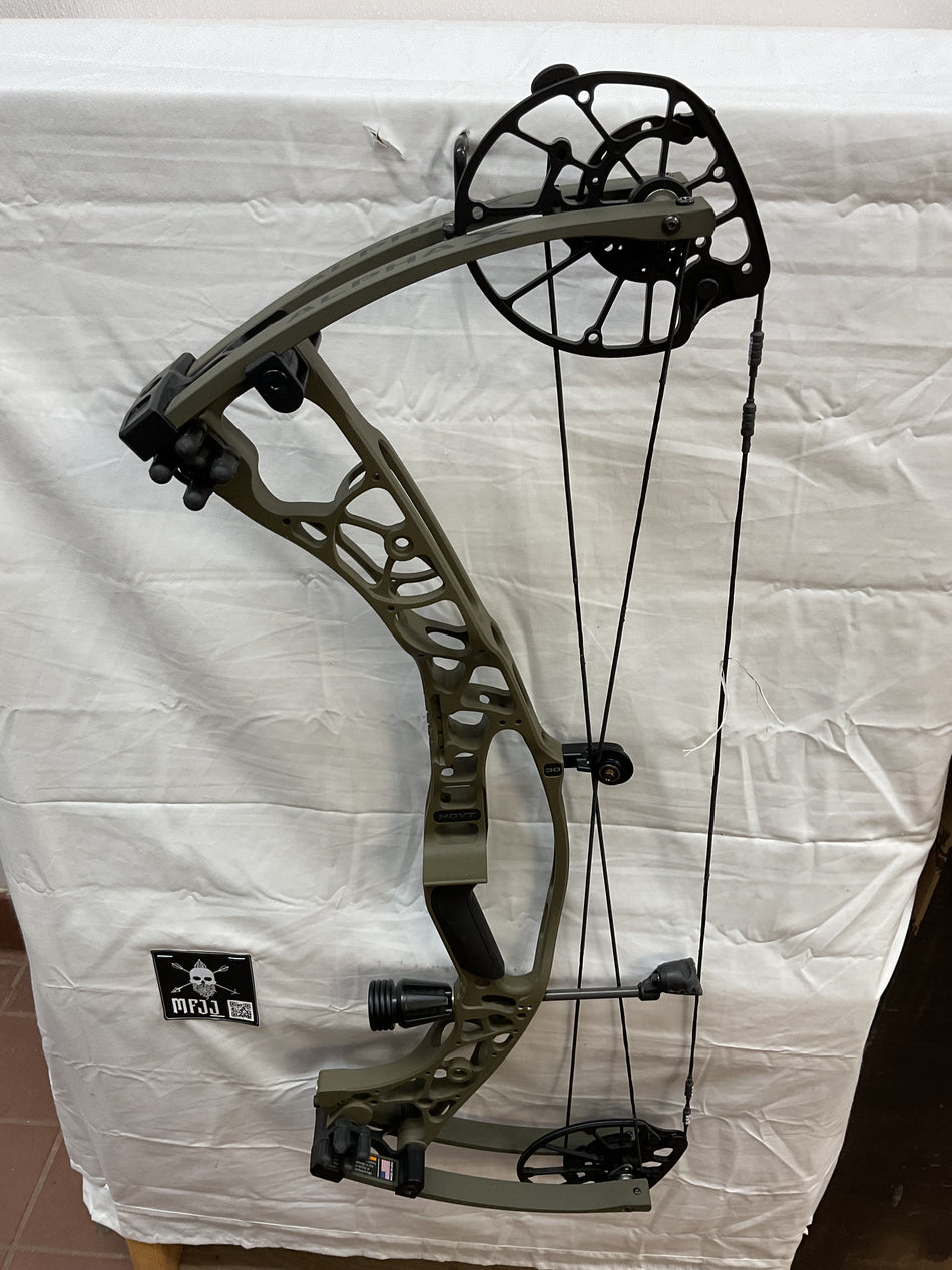 HOYT ALPHA X 30 - RH/WILDERNESS/70 - HAX30RHWLD70- 6 - USED!!!
