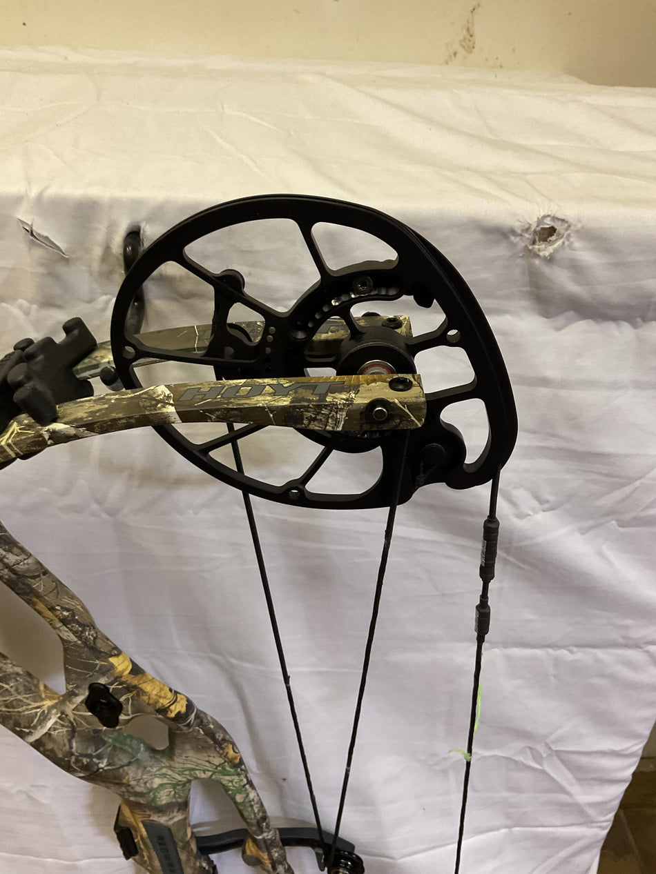 HOYT RX7 ULTRA - RH/REALTREE EDGE/60 - HRX7URHWLD60 - 10 - USED BOW!!!!!!