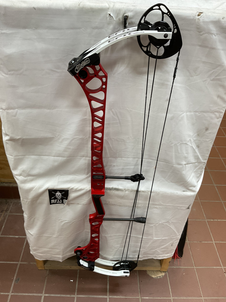 MATHEWS TRX 40 - RH/Red/60 - MT40RHR60 - 5 - USED BOW!!!
