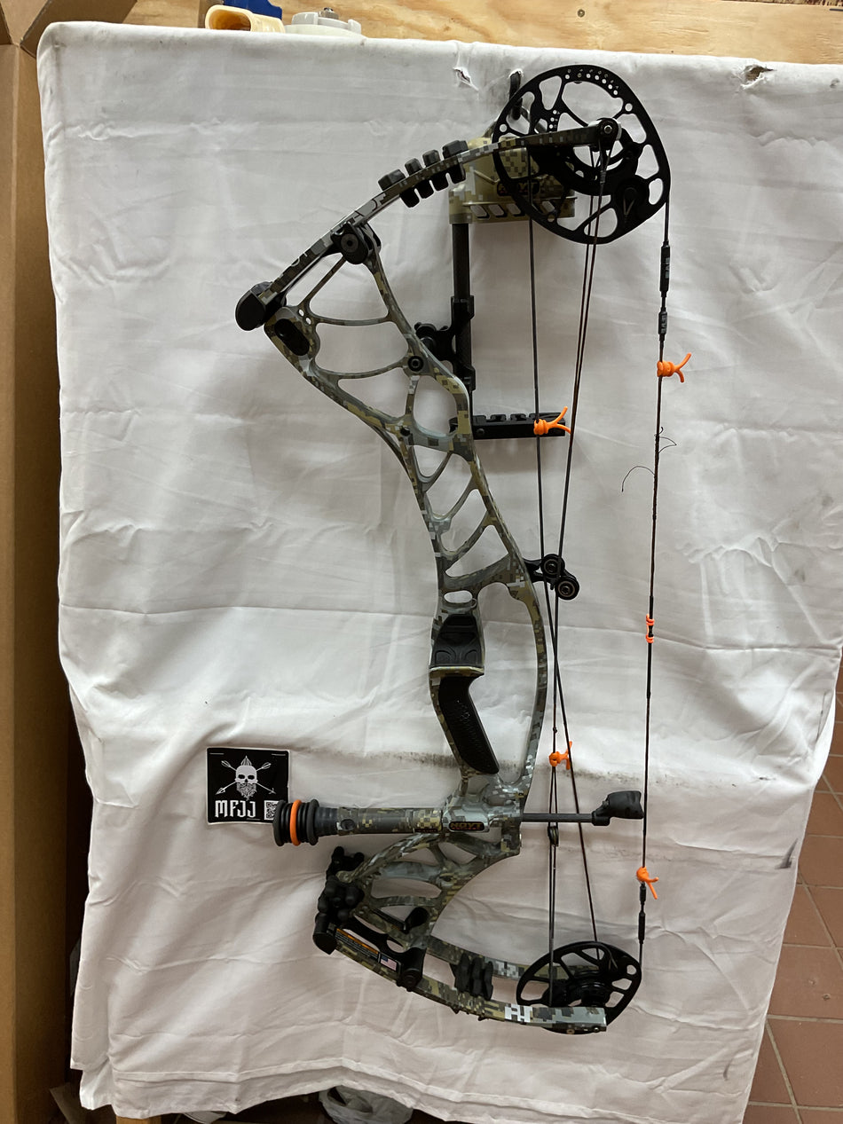 Hoyt Helix/Sitka Elevate II/RH-HHRHEII65-PodiumOutlet-40