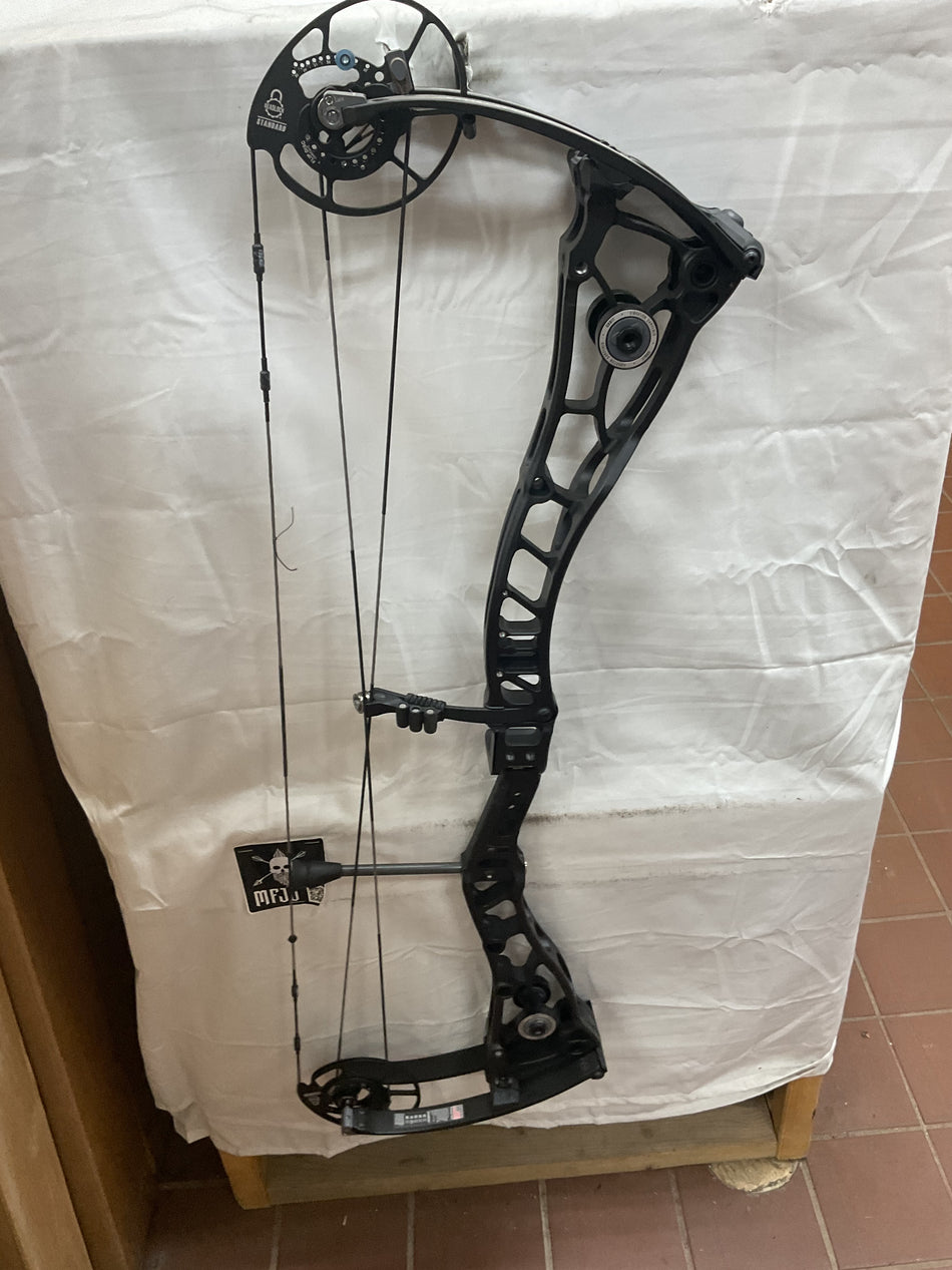 BOWTECH PROVEN 34 - RH/Black/70 - #BP34RHB70 - 20 - USED!!!!