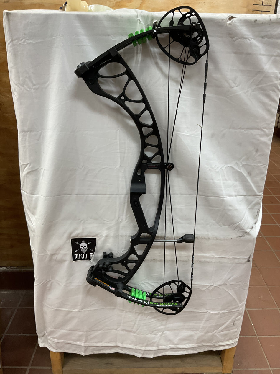 HOYT TORREX XT- RH/Black/70 - #HTRHB70 - 18 - USED BOW!!!