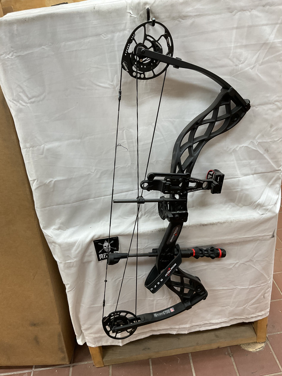 BOWTECH CARBON ZION - RH/BLACK/60 - #BCZRHB60-2- USED BOW!!!