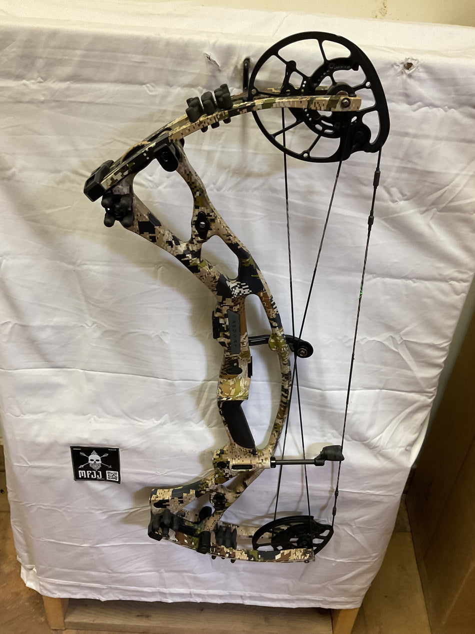 HOYT RX7 - RH/SUBALPINE/80 - HRX7RHSUBS80 - 10 - USED BOW!!!!!!