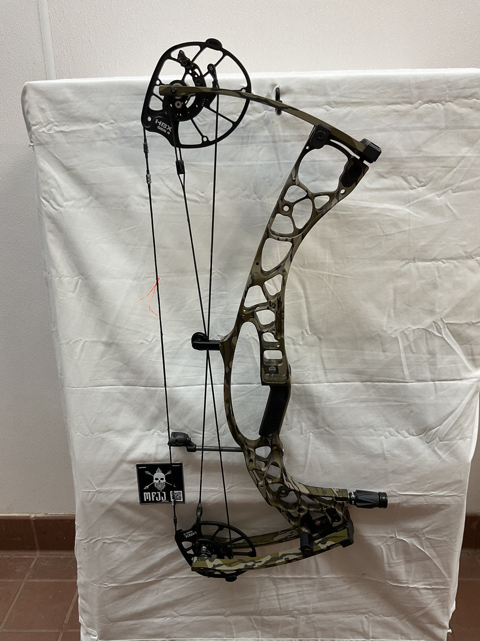 HOYT AX-2 29 - RH/BOTTOMLAND/60-70# - HAX29RHBTMLND70 - 3 - USED BOW!!!