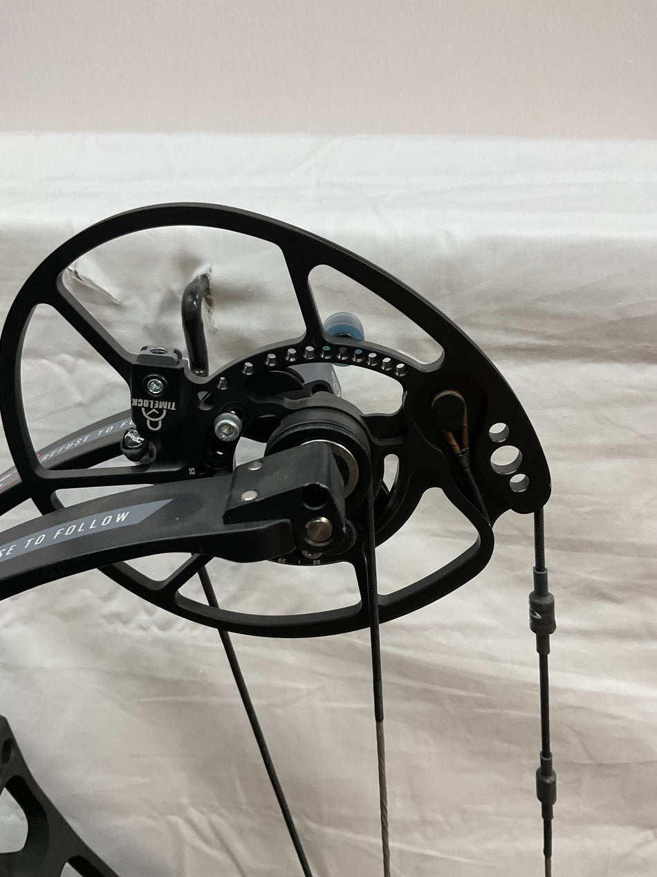 BOWTECH VIRTUE - RH/TAC BLACK/70 - BTVRHBLK70- 4 - USED BOW