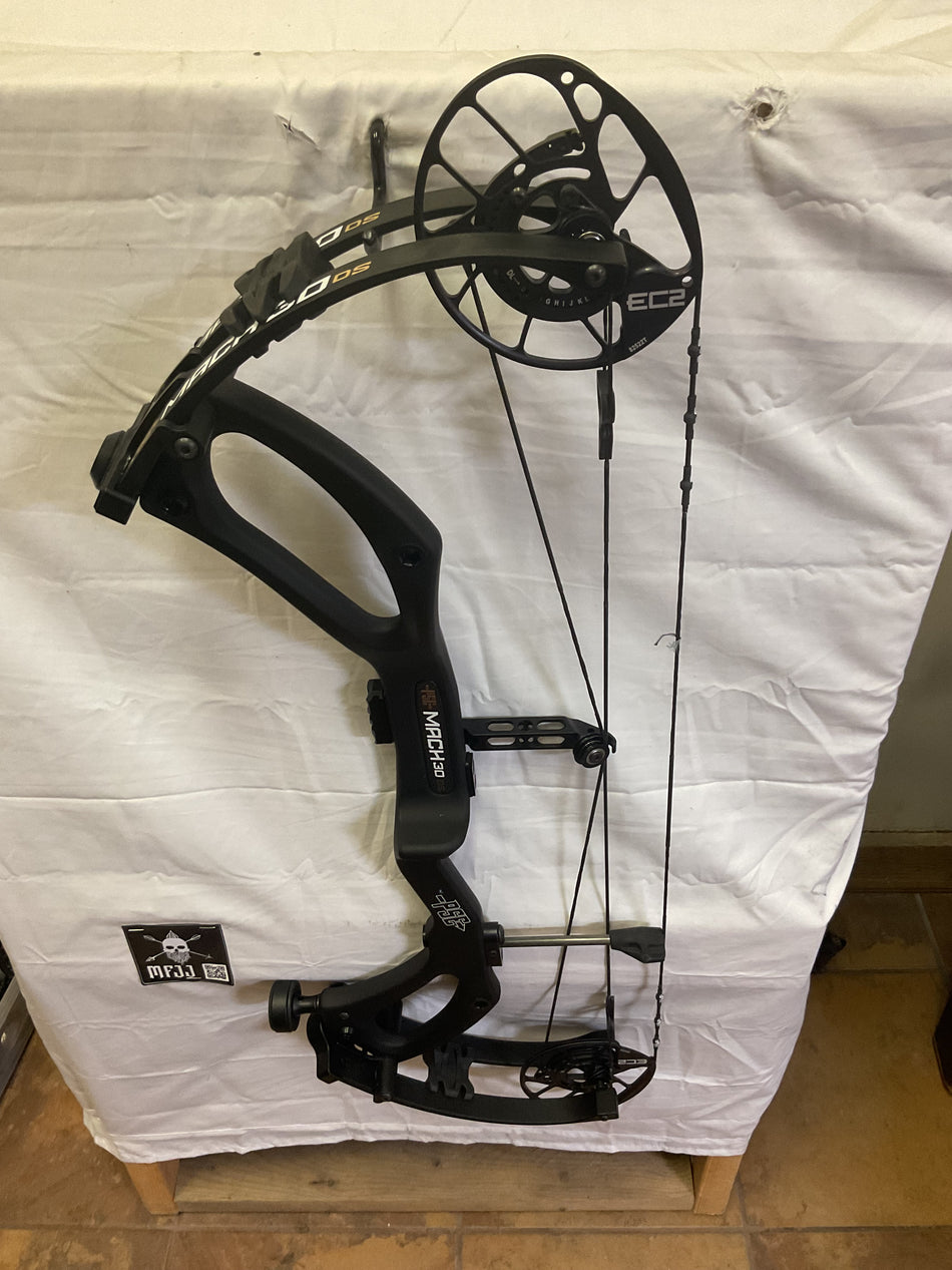 PSE MACH 30 DS - RH/BLACK/70 - RHPM30DS70 - 4 - USED BOW!!! (Copy)