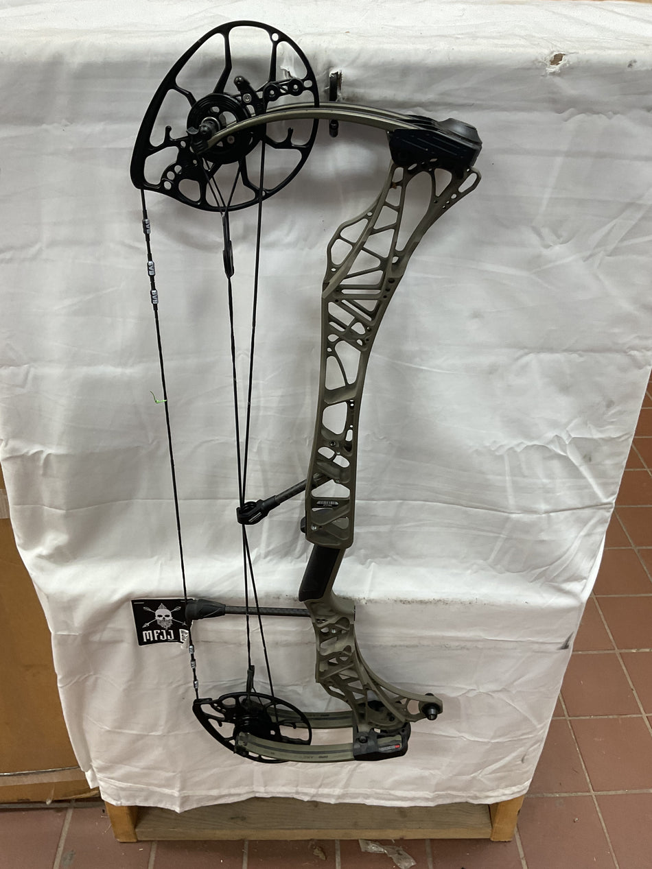MATHEWS LIFT X 29.5 - RH/Ambush/55-80# - #MLX29.5RHAG5580-49-USED BOW!!!