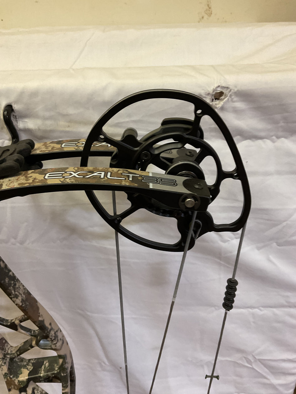 ELITE Exalt 35 - RH/FIRST LITE FUSION/70 - EE35RHFLF70-4 USED BOW!!!!!!