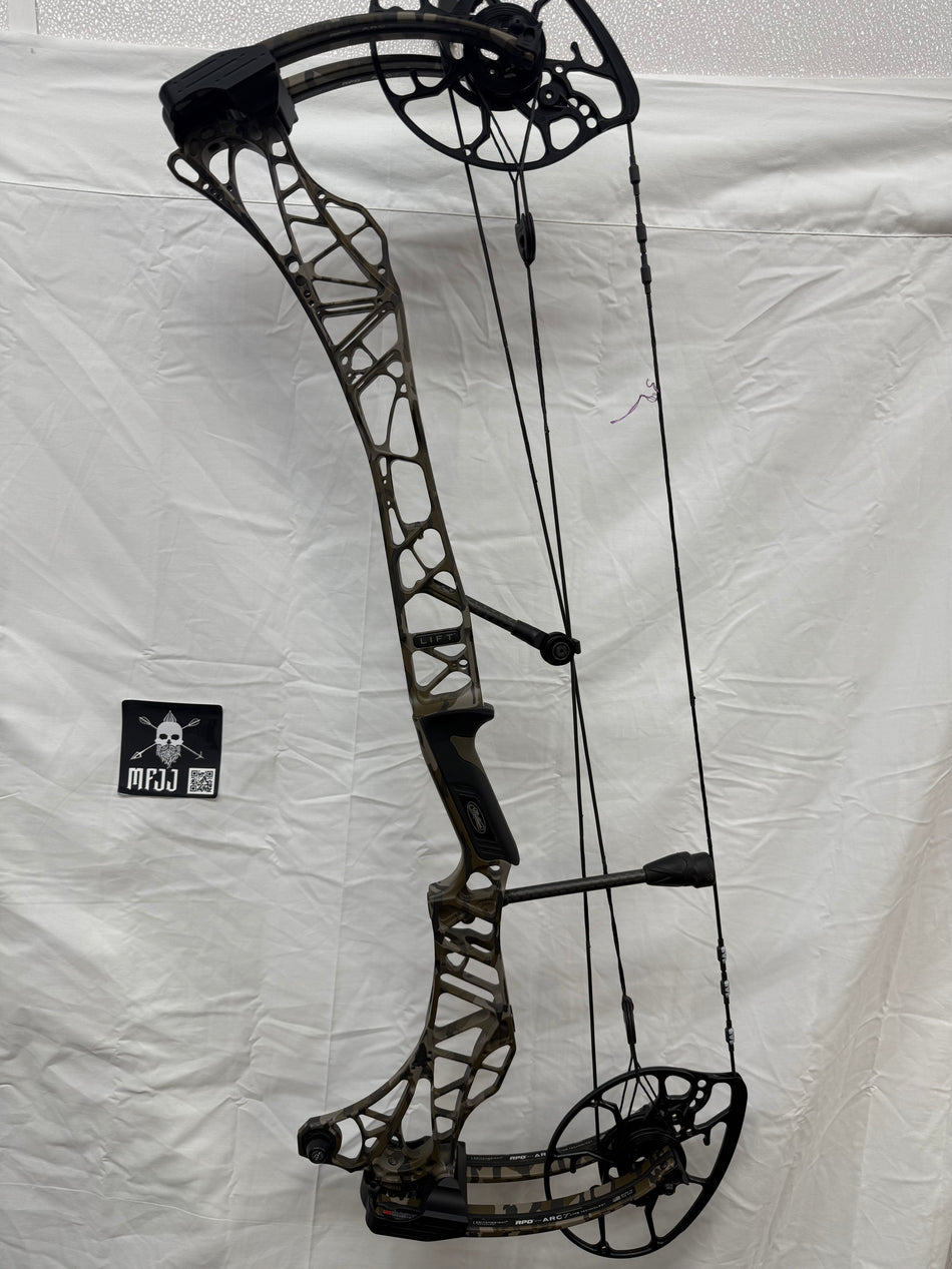 MATHEWS LIFT X 29.5 - RH/BOTTOMLAND/55-80# - #MLX295RHBLND80 - 2 USED BOW!!!