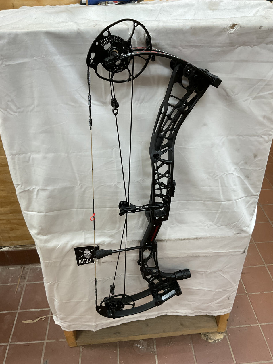 DARTON Tri-Tech 31 - RH/Black/60 - #DTT33RHB60 - 3 -USED BOW!!!