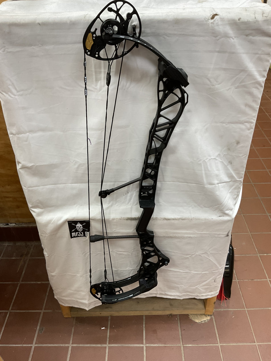 MATHEWS TITLE 36 Gen 1 - LH/Black/50-70# - #MT36LHB70 - 8 - USED BOW!!!