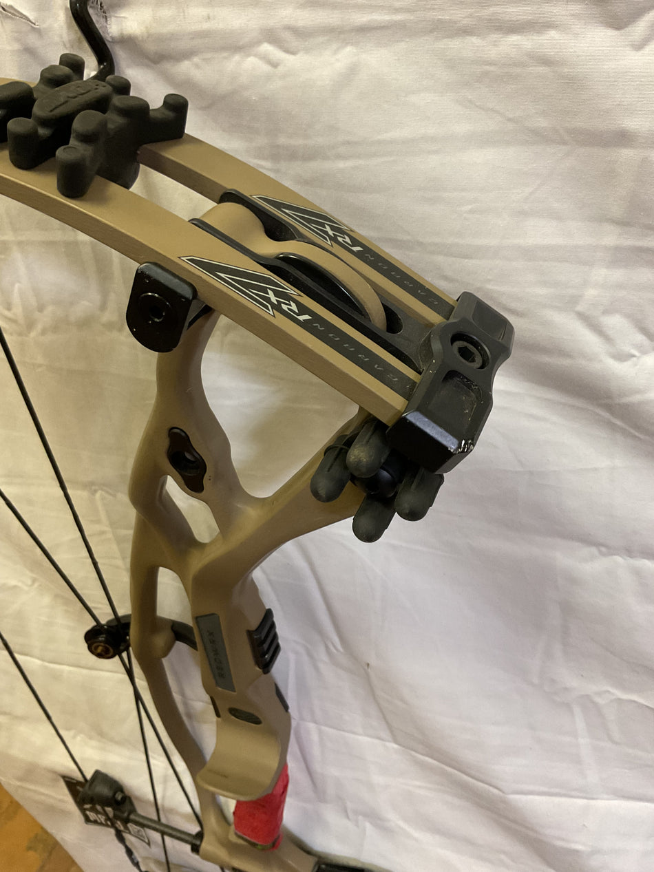 HOYT RX7 - LH/BUCKSKIN/70 - HRX7LHBK70 - 11 - USED BOW!!!!!!