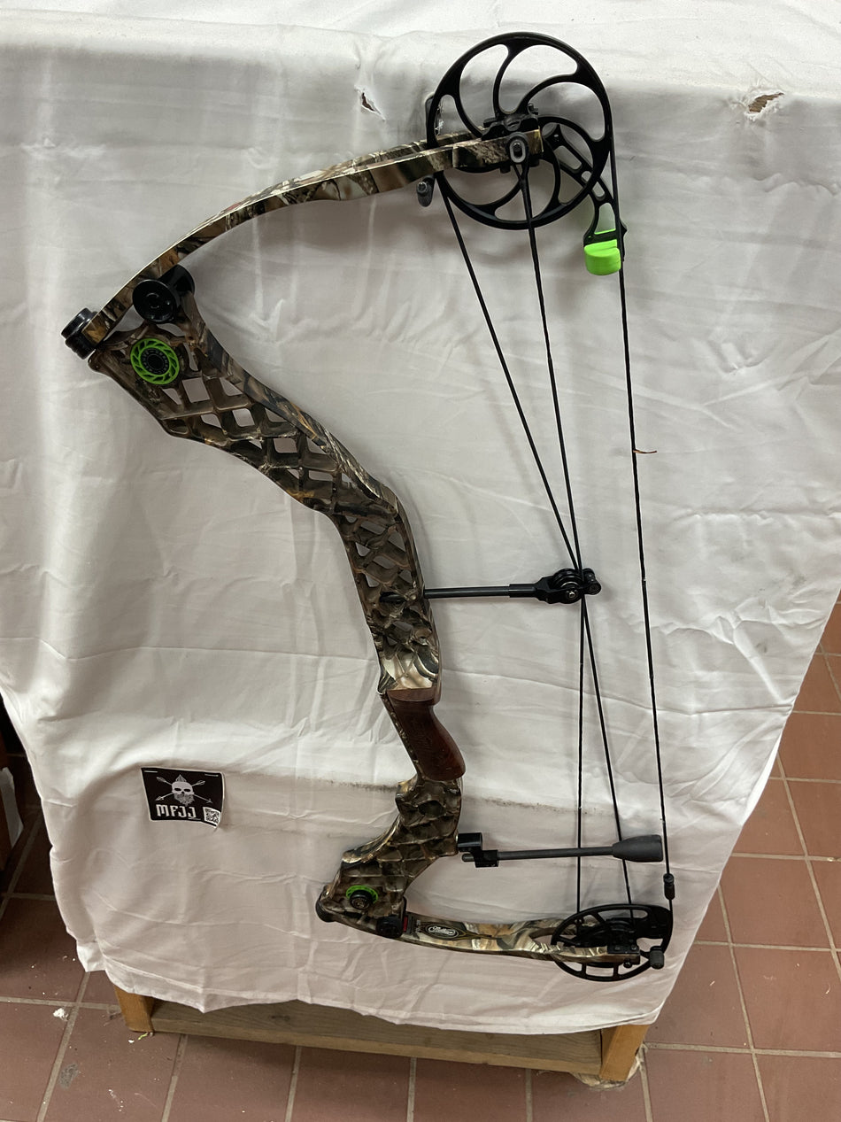 MATHEWS HELI-M - RH/LOST/60-70# - MHERHL2870 - 8 -  USED BOW!!!