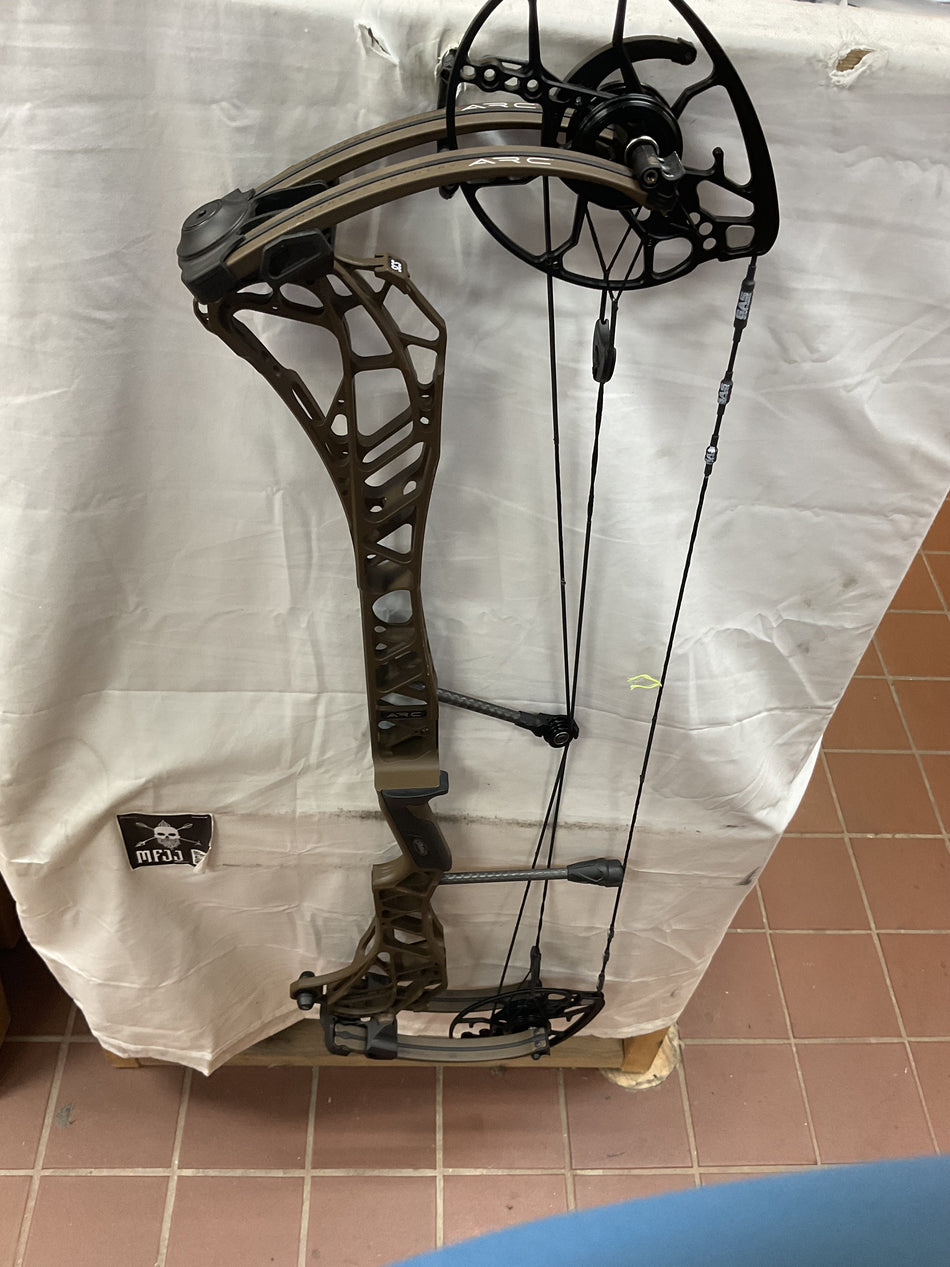 MATHEWS ARC 34 - RH/Kodiak/55-80# - #MA34RHK5580 - 7 - USED BOW!!!