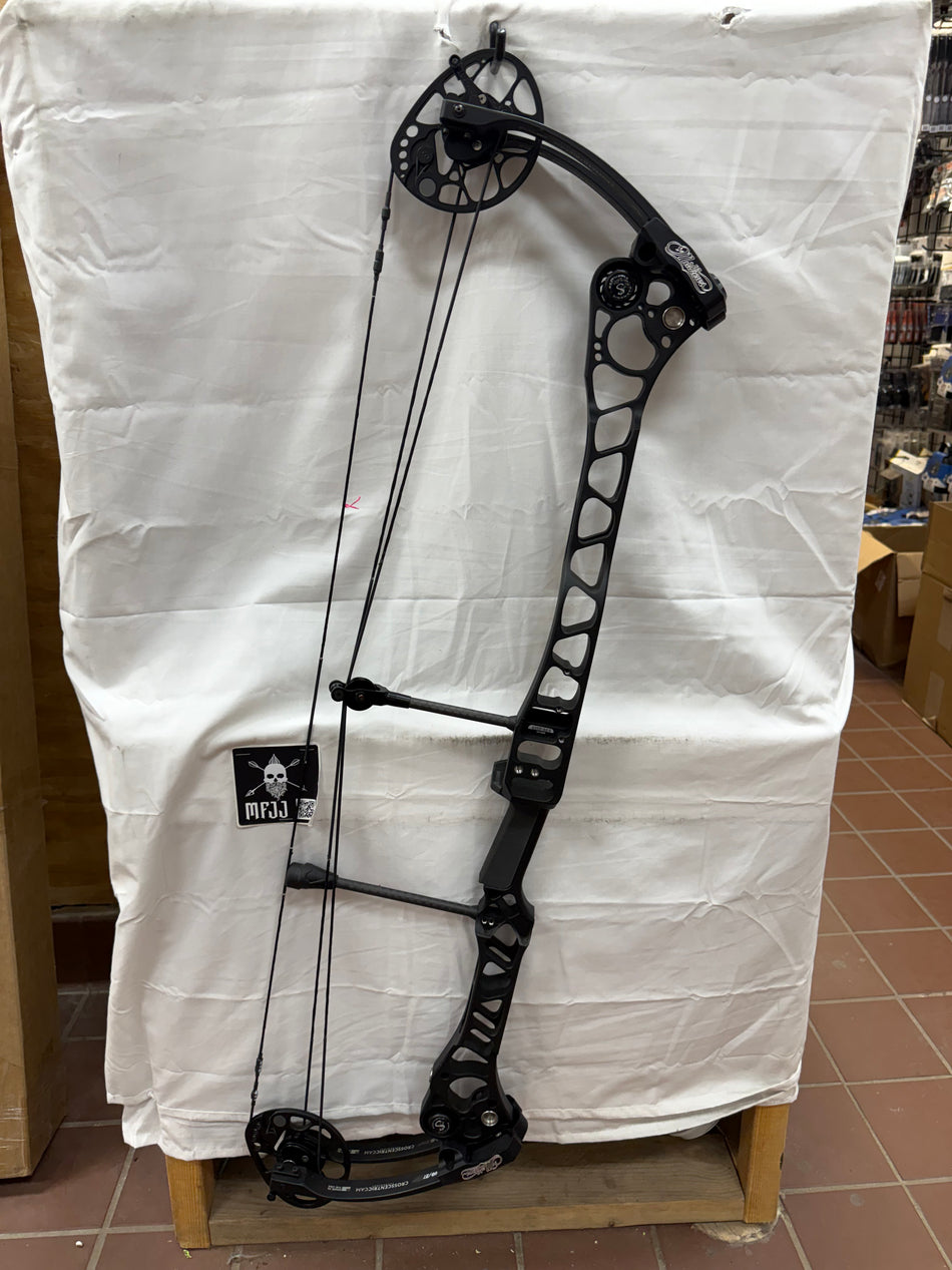 MATHEWS TRX 38 - RH/Black60 - MTRX38RHB60 - 5 - USED BOW!!!!!