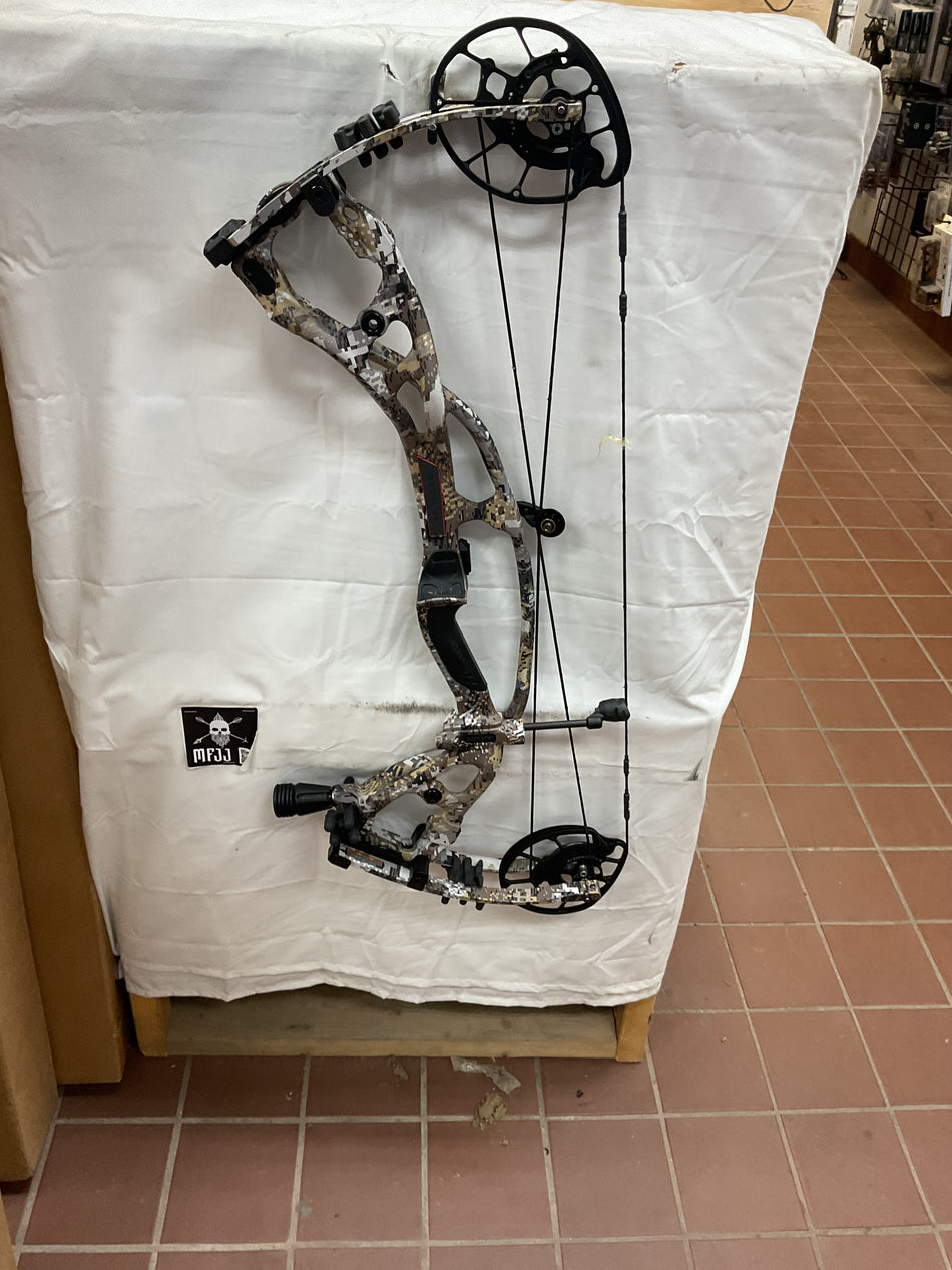 HOYT RX5 - RH/Elevate II/60 - HRX5RHW60 - 14 - USED BOW!!!