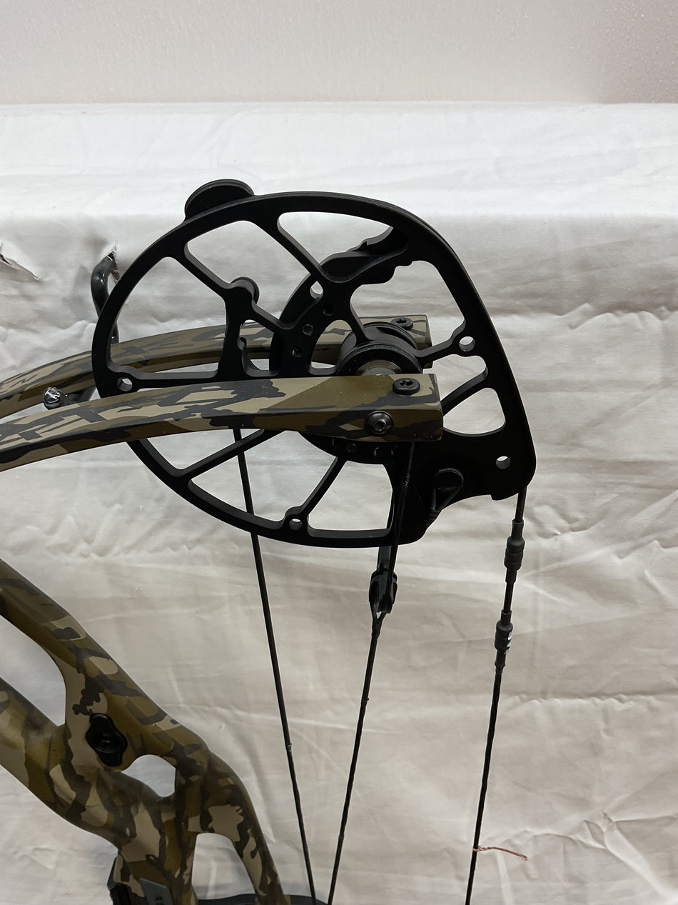 HOYT RX9 ULTRA - RH/BOTTOM LAND/70 - #HRX9URBBL70-3 - USED BOW!!!