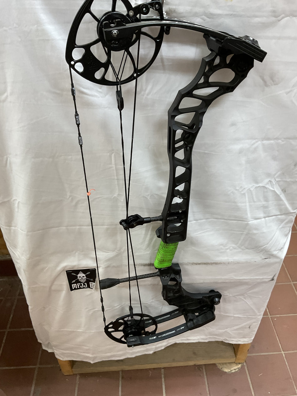 Mathews Vertix/Black/RH-MVRHB75-PodiumOutlet-47