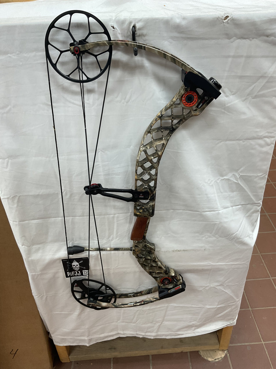 MATHEWS CREED XS - RH/LOST/70# - #MCXSRH2970 - 5 - USED BOW!!!!