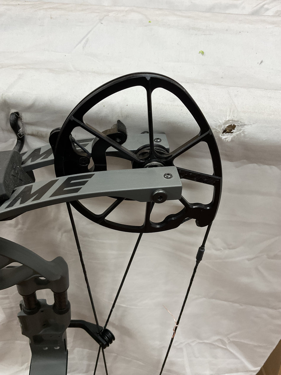 PRIME FORM 30 - RH/RECON GRAY/70 - PRMFRM30RG70- 12 - USED BOW!!!