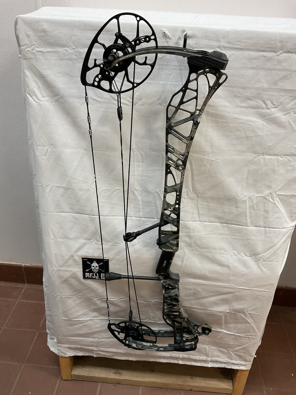 MATHEWS LIFT 33 X - RH/KUIU/55-80# - #MLX33RHKUIU5580-10 - USED BOW!
