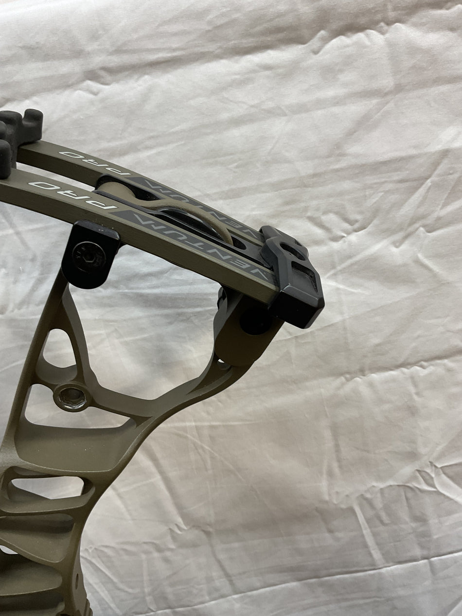 HOYT VENTUM PRO 30 - RH/WILDERNESS/70 - HVP30RHWILD70-4 - USED BOW