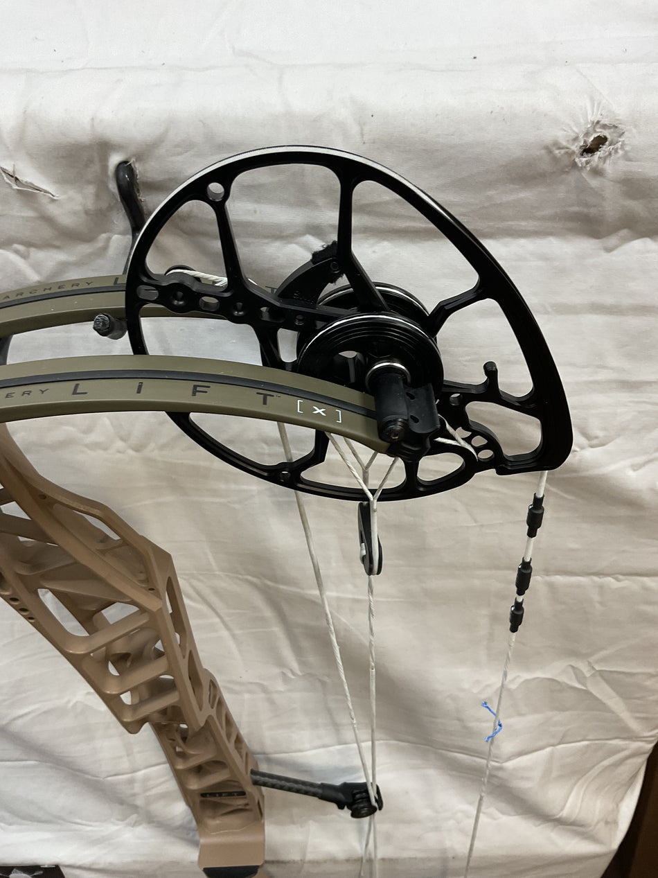 MATHEWS LIFT X 33  - RH/Earth/Ambush/55-80# - #MLX33RHEAG5580- 47 - USED BOW!!