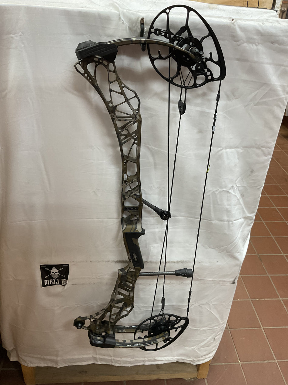 MATHEWS LIFT X 29.5 - RH/Bottomland/55-80# - #MLX29.5RHBTM5580-46-USED BOW!!!