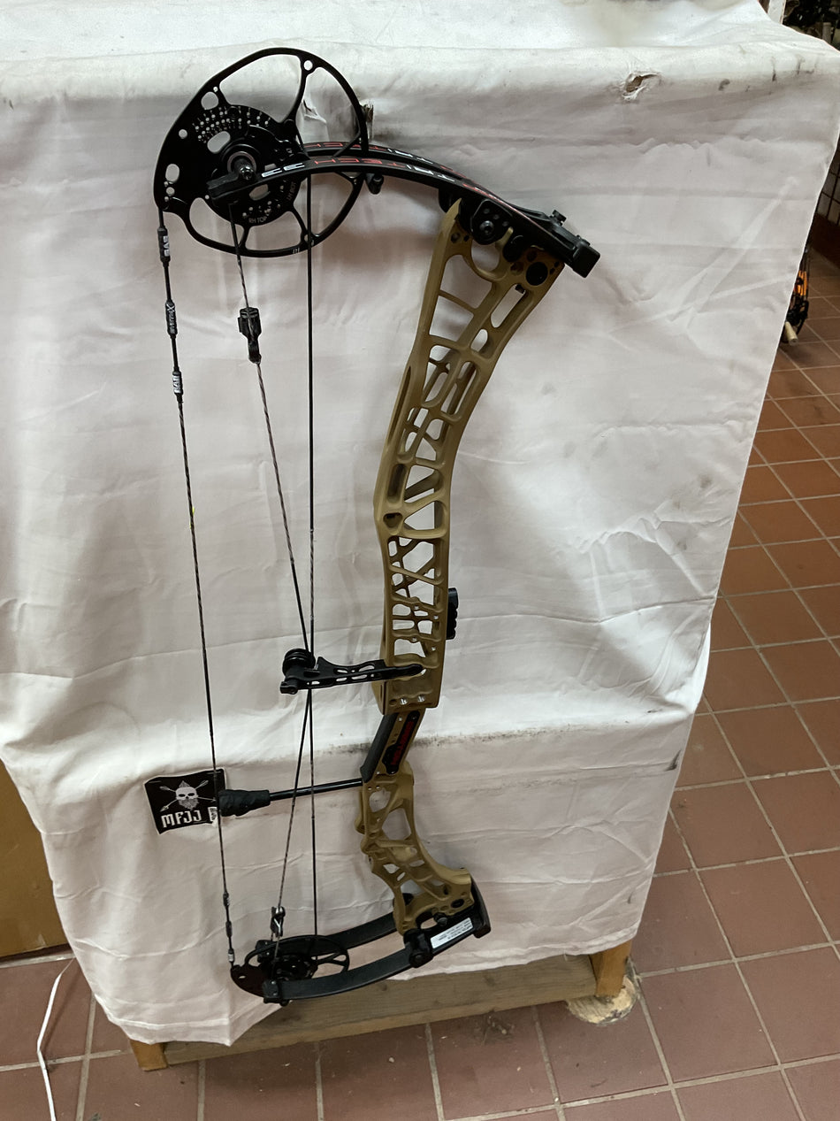 DARTON TRITECH 33 - RH/Flat Dark Earth/60 - DT33RHFDE60 - 8 - USED BOW!!!