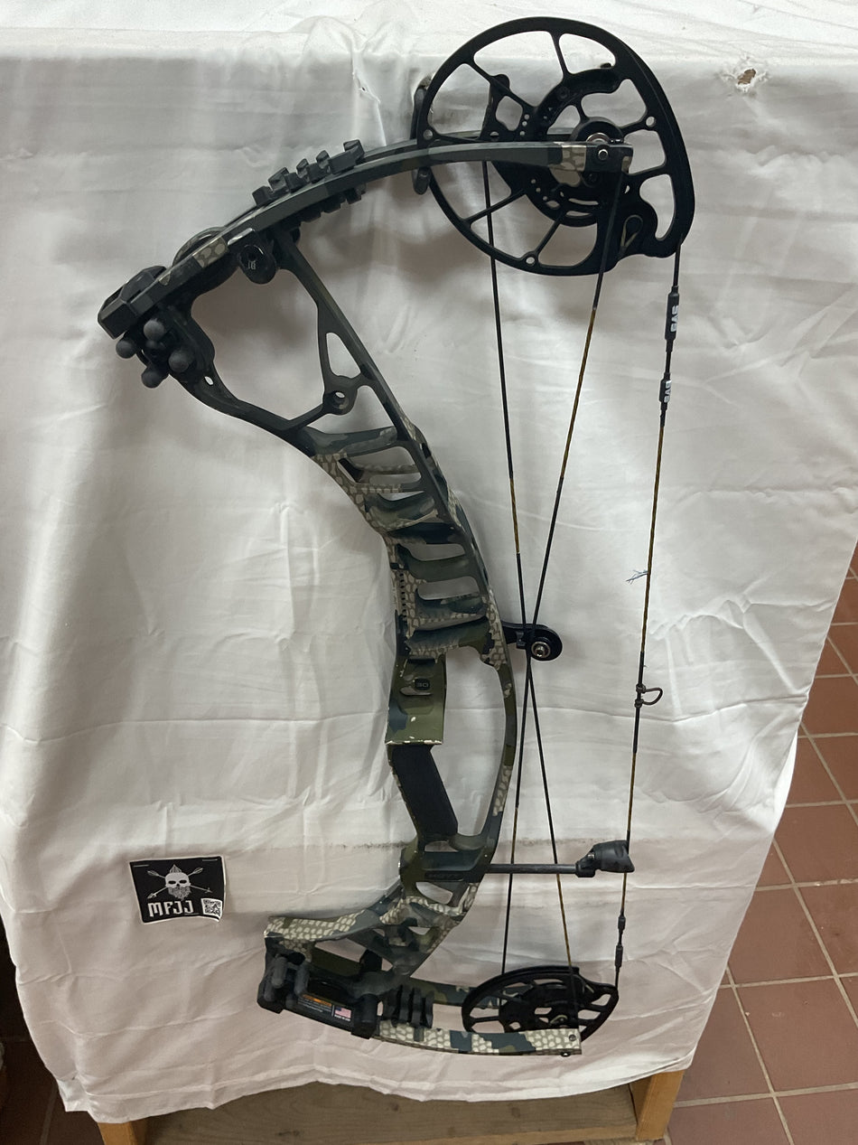HOYT VENTUM PRO 30 - RH/KUIU/80 - HVP30RHK80 - 12 - USED BOW!!!!