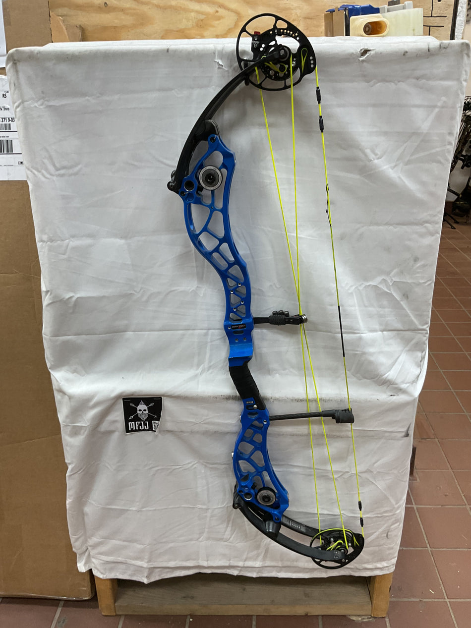 Bowtech Reckoning 36 GEN 2/Blue/RH-BTRG236B60-PodiumOutlet-33