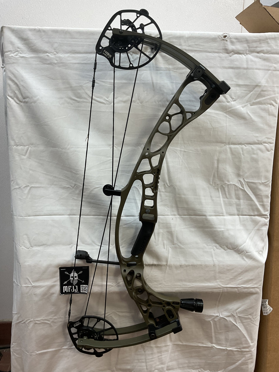 HOYT ALPHA X 30 - RH/WILDERNESS/70 - HAX30RHW70- 9 - USED!!!