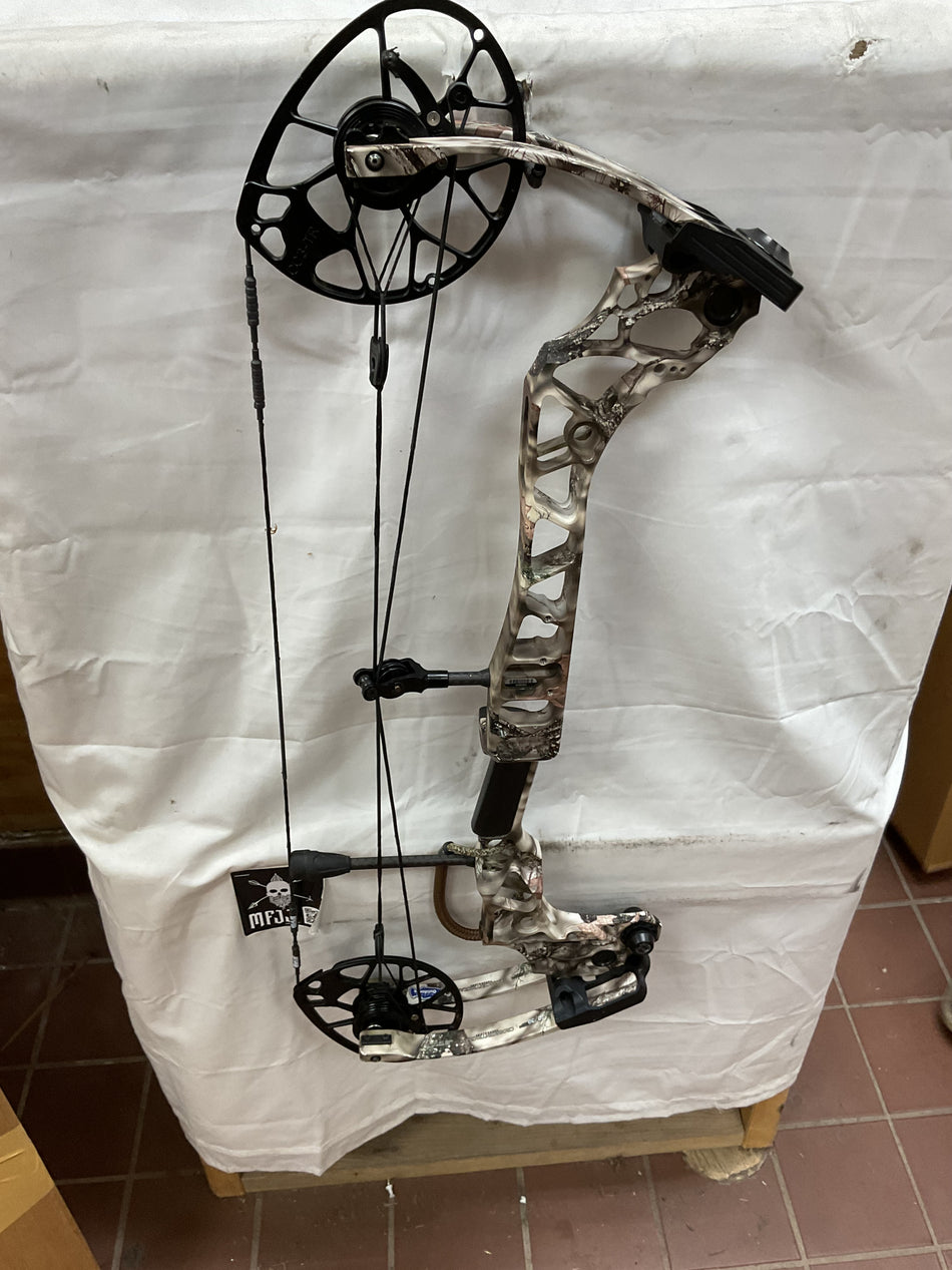 MATHEWS TRIAX - RH/Lost Camo/70# - MTRHLC70- 16 - USED BOW!!!