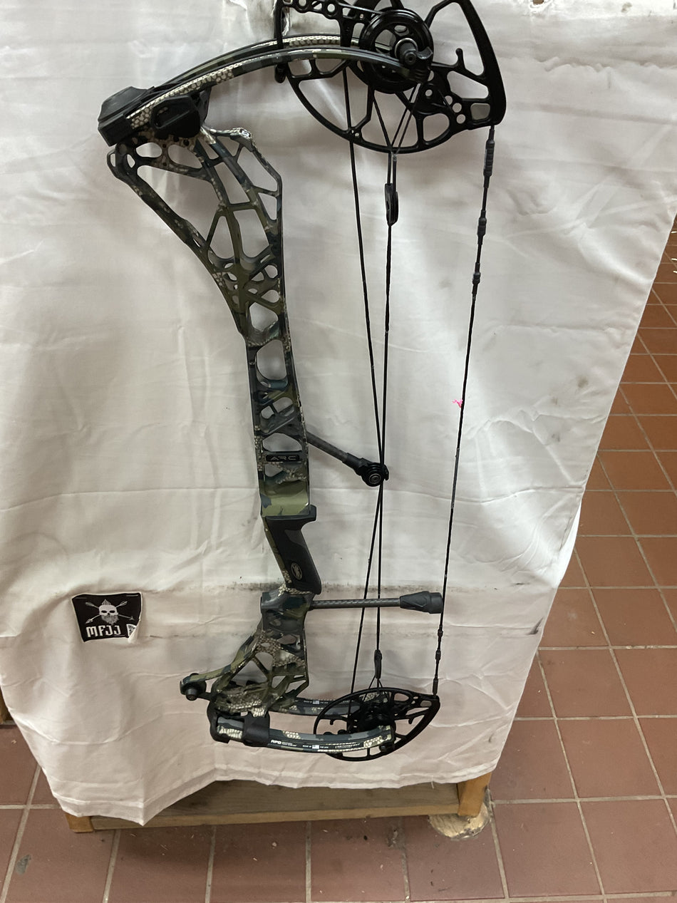 MATHEWS ARC 30 - RH/Kuiu Verde/55-80# - #MA30RHKV5580 -11- USED BOW!!!