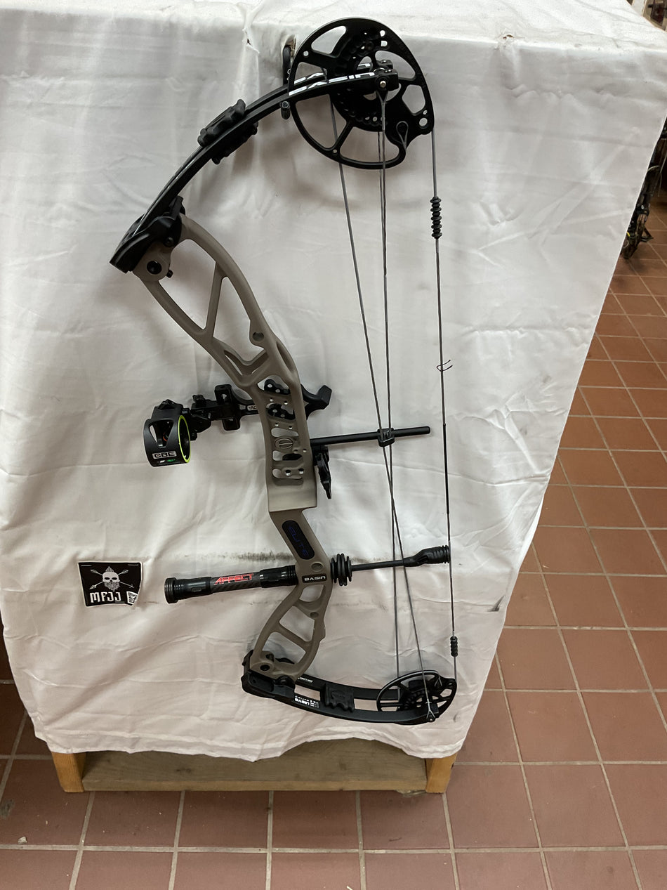 ELITE BASIN - RH/Sienna Brown/70 - EBRHSB70-4-USED BOW!!!